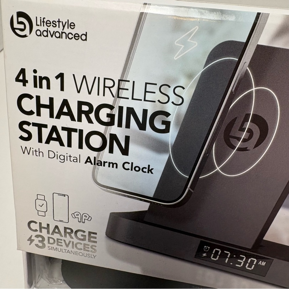 New- 4 in 1- wireless black charging station w digital alarm clock